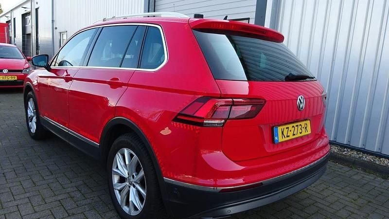 Gebraucht VW Tiguan Highline 150 PS (110 kW) 2017 Rot SUV