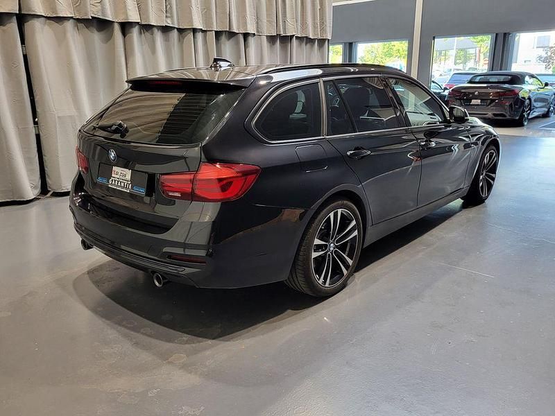 Gebraucht BMW 340 Sport Line 326 PS (239 kW) 2019 Saphirschwarz Kombi