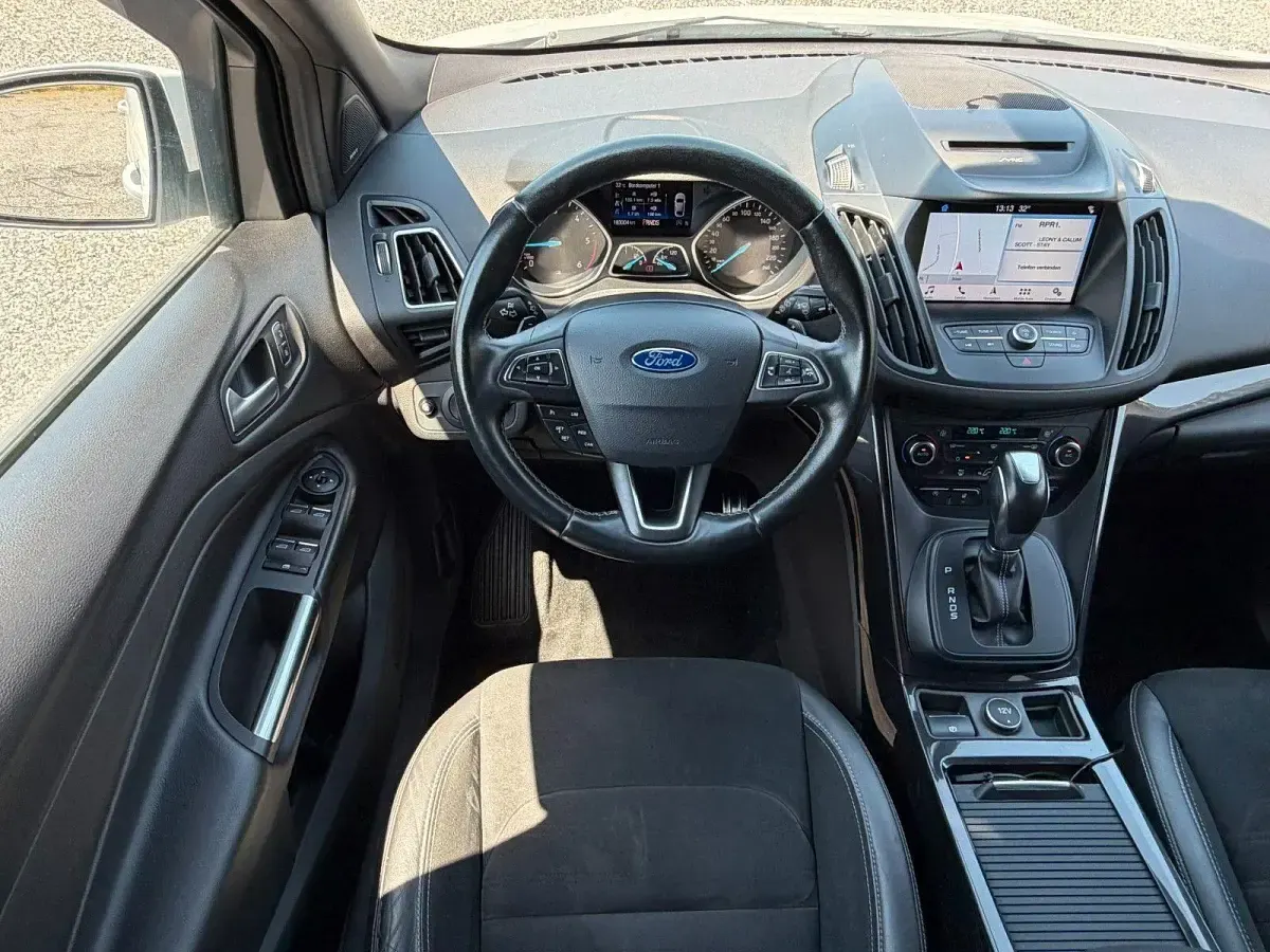 Gebraucht Ford Kuga ST-Line 179 PS (131 kW) 2017 Weiß SUV