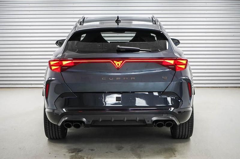 Neu Cupra Formentor VZ 333 PS (244 kW) 2025 Magnetic grau metallic (s7) SUV
