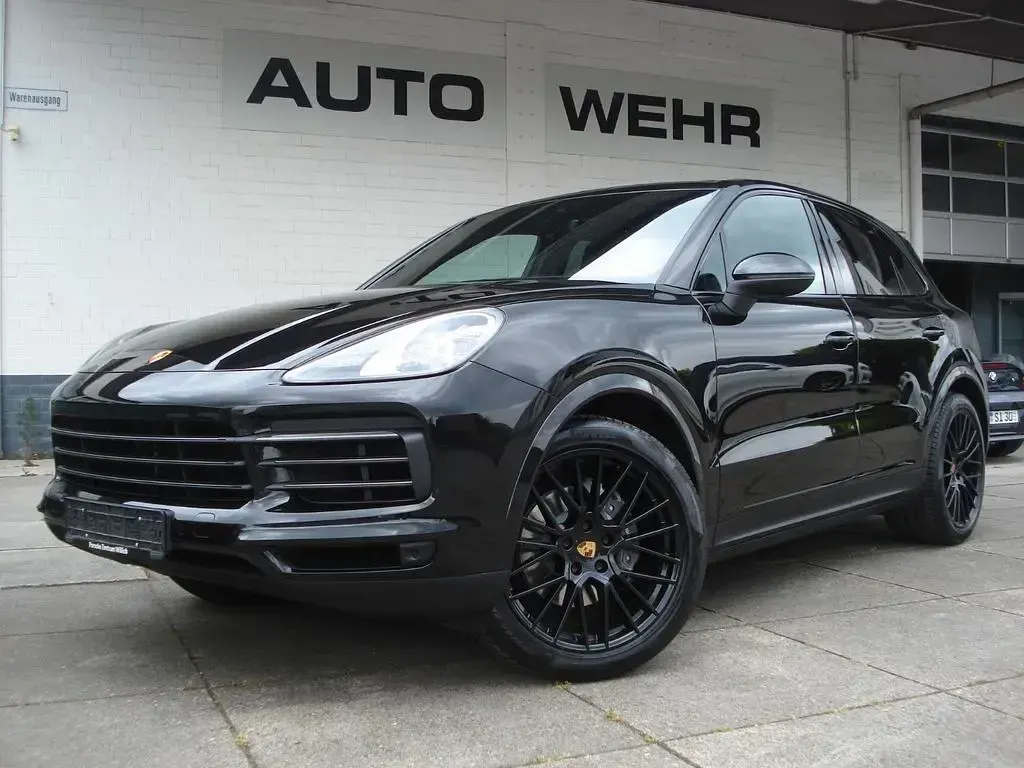 Second-hand Porsche Cayenne Platinum Edition 340 CP (250 kW) 2022 Negru SUV
