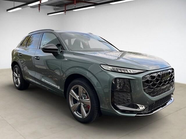 Gebraucht Audi Q3 Ambiente 265 PS (194 kW) 2025 Salbeigrün metallic SUV