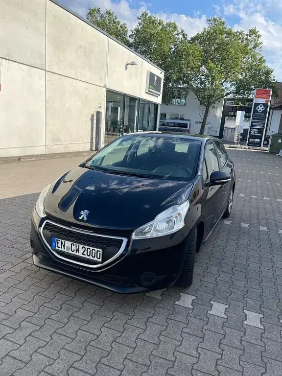 Gebraucht Peugeot 208 Access 68 PS (50 kW) 2012 Schwarz Kleinwagen