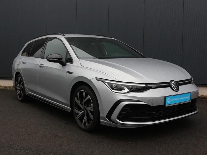 Gebraucht VW Golf VIII R-line 131 PS (96 kW) 2023 Silber Kombi