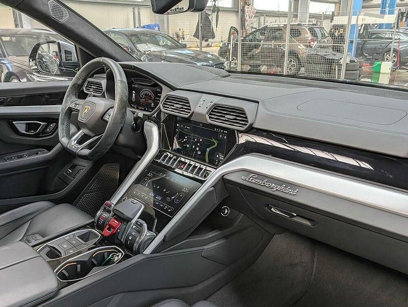 Second-hand Lamborghini Urus 650 CP (478 kW) 2020 Gri SUV