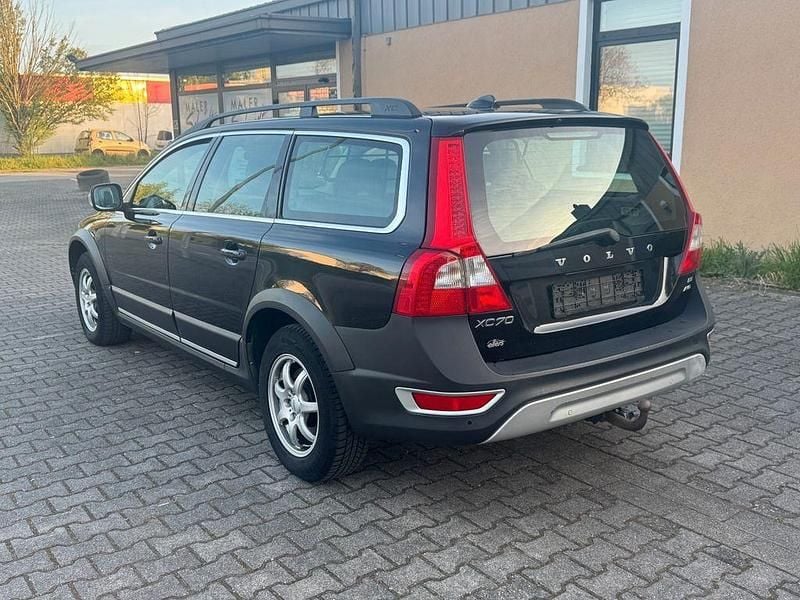 Gebraucht Volvo XC70 Summum 185 PS (136 kW) 2008 Black sapphire Kombi