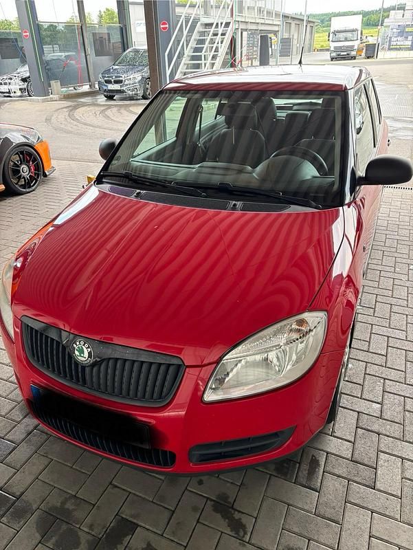Rot Gebraucht 2009 Skoda Fabia Kleinwagen | 1.400 € (Fairer Preis) - Bild 1/4