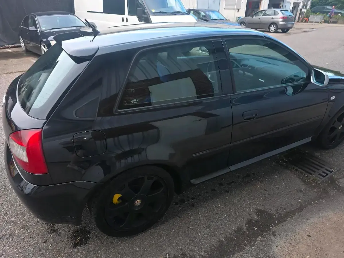 Gebraucht Audi S3 225 PS (165 kW) 2002 Schwarz Kleinwagen