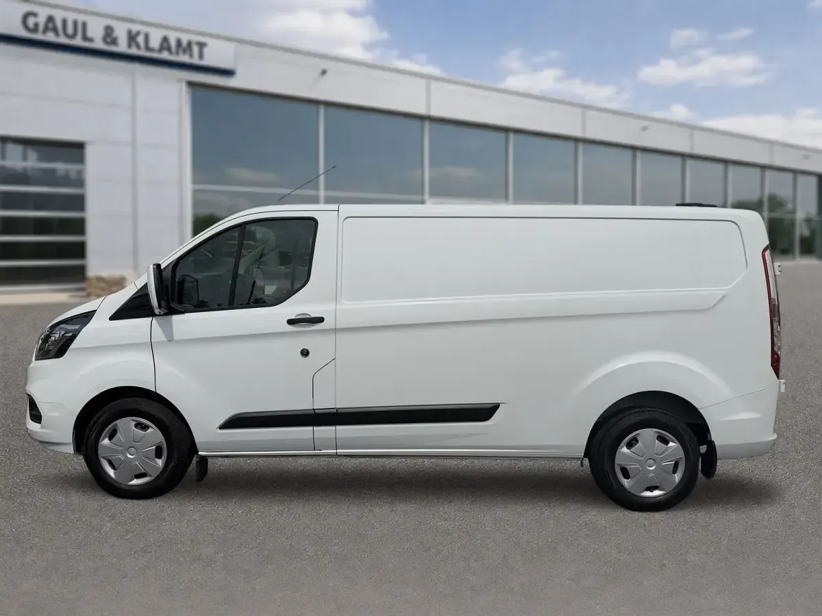 Gebraucht Ford Transit Custom Trend 131 PS (96 kW) 2022 Frostweiß Van