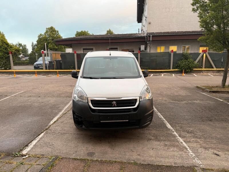Weiß Gebraucht 2016 Peugeot Partner Van / Kleinbus | 5.990 € (Guter Preis) - Bild 1/4