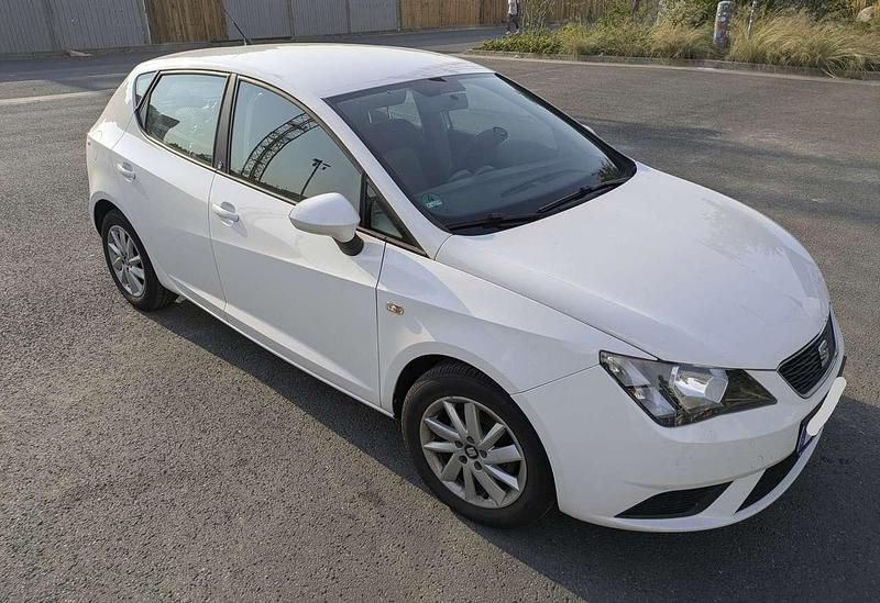 Weiß Gebraucht 2017 Seat Ibiza SOL Limousine | 6.500 € (Superpreis) - Bild 1/4