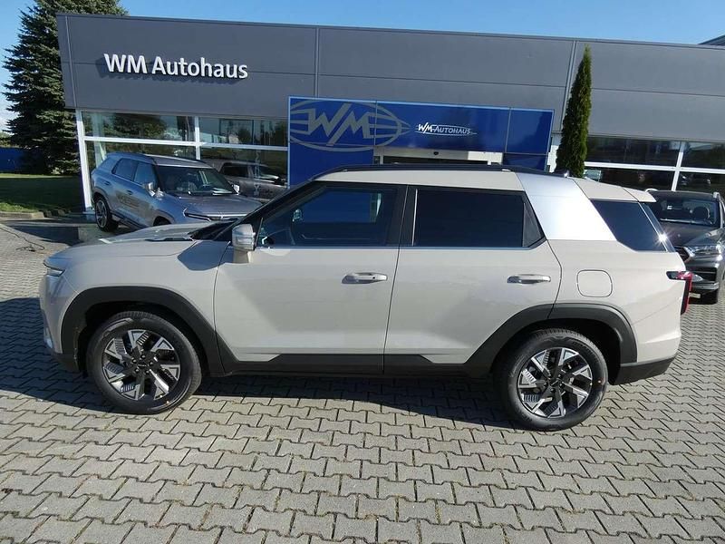 Nuova KGM Torres 204 CV (150 kW) 2025 Latte greige SUV
