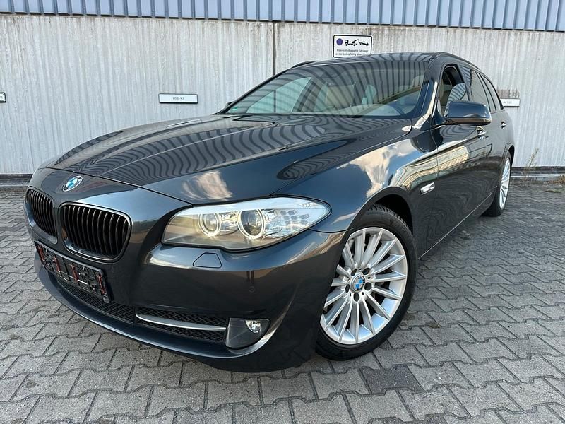 Gebraucht BMW 525 204 PS (150 kW) 2011 Grau Kombi