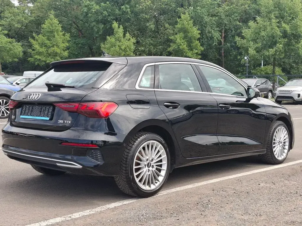 Gebraucht Audi A3 Sport 150 PS (110 kW) 2022 Schwarz Limousine