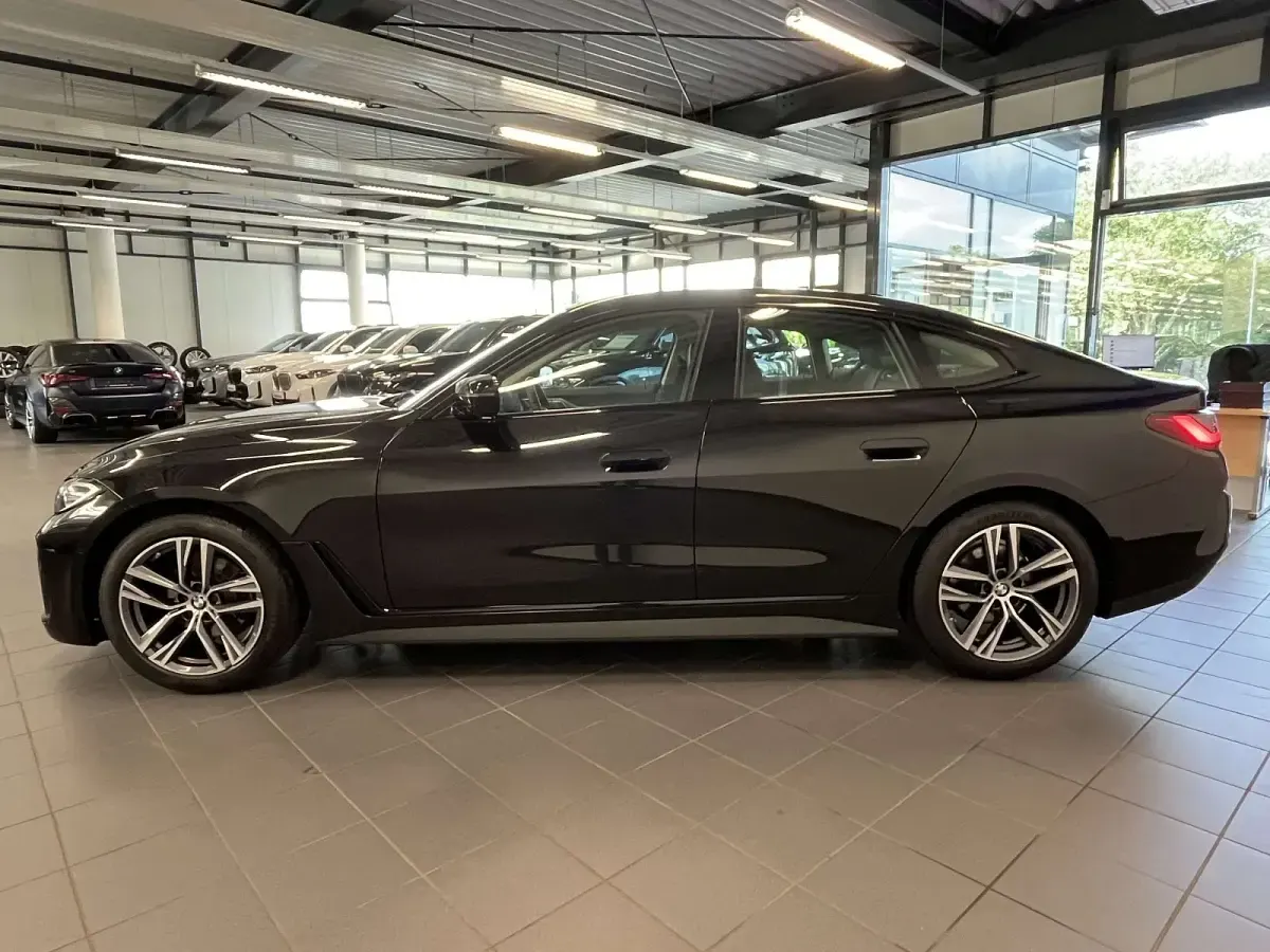 Gebraucht BMW 420 Gran Coupé Performance 184 PS (135 kW) 2023 Black sapphire metallic Coupé
