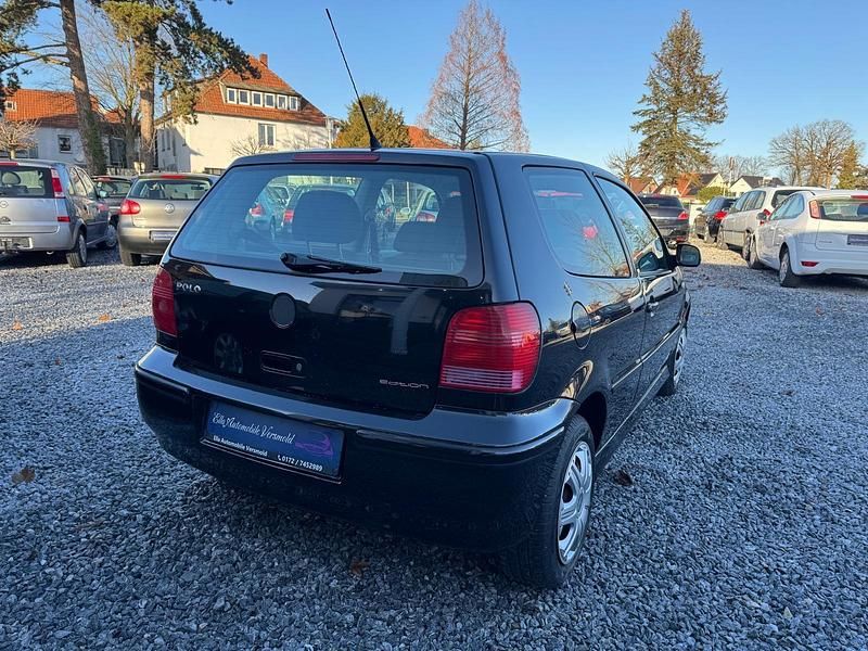 Gebraucht VW Polo 60 PS (44 kW) 2002 Schwarz Limousine