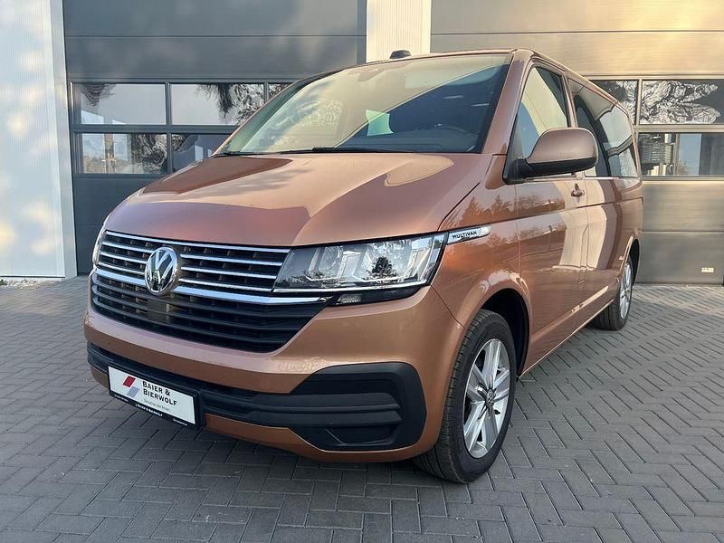 Gebraucht VW Multivan Comfortline 150 PS (110 kW) 2021 Gold Van