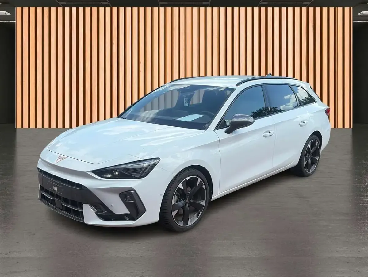 Gebraucht Cupra Leon 150 PS (110 kW) 2025 Weiß weiß (metallic) Kombi