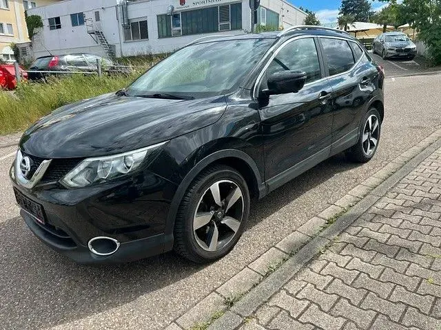 Gebraucht Nissan Qashqai 360º 116 PS (85 kW) 2015 Schwarz SUV