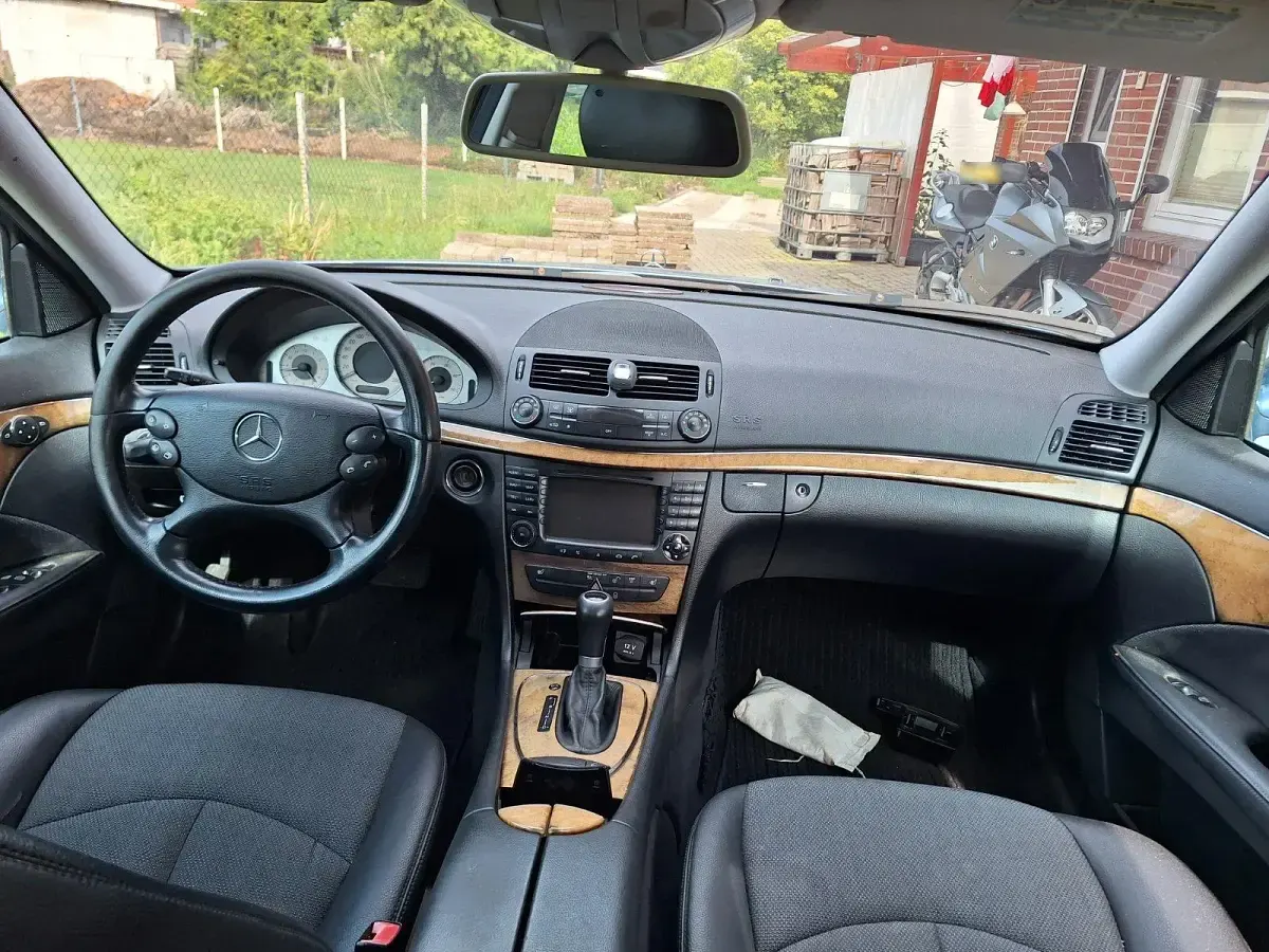 Gebraucht Mercedes E320 Avantgarde 224 PS (164 kW) 2007 Blau Kombi