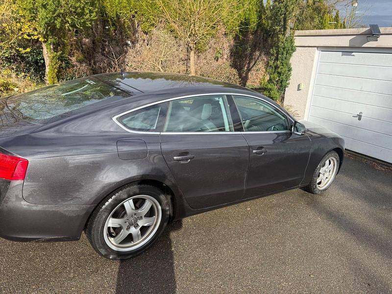 Gebraucht Audi A5 Sportback 177 PS (130 kW) 2015 Grau Kleinwagen
