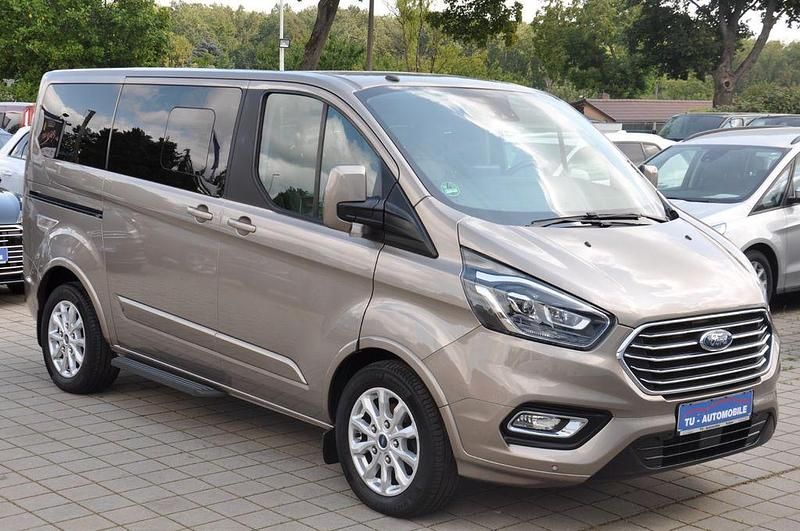 Silber Gebraucht 2019 Ford Tourneo Custom Titanium Van / Kleinbus | 29.990 € (Superpreis) - Bild 1/4