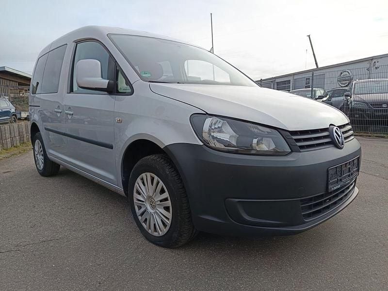 Gebraucht VW Caddy Trendline 102 PS (75 kW) 2013 Reflexsilber Van / Kleinbus