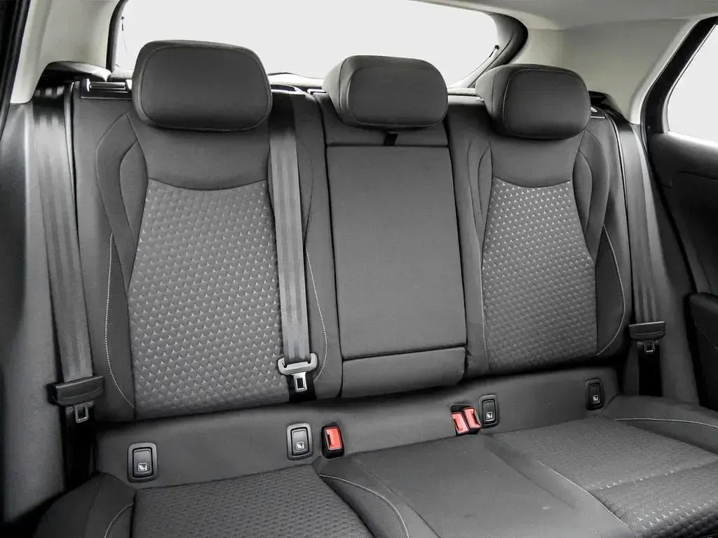Gebraucht VW T-Roc Life 116 PS (85 kW) 2025 Schwarz SUV
