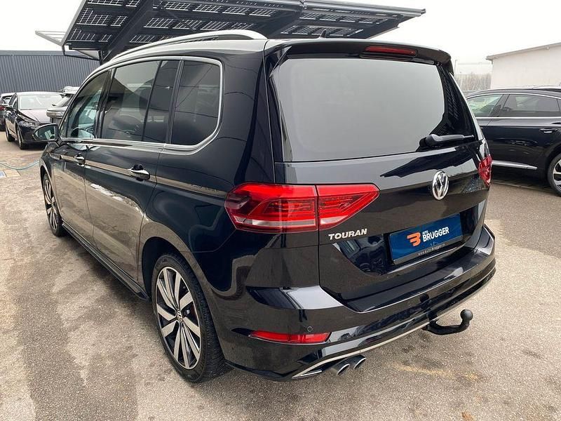Gebraucht VW Touran Highline 190 PS (139 kW) 2019 Deep black perleffekt Van / Kleinbus
