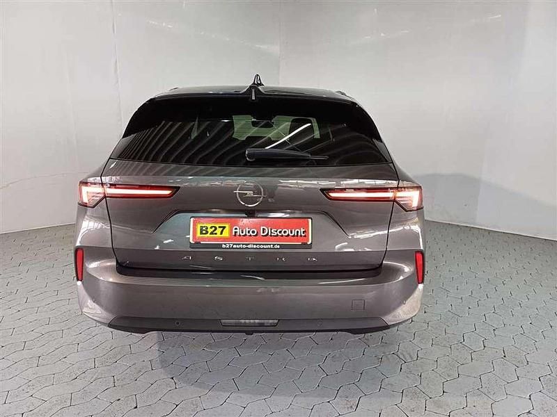 Neu Opel Astra Edition 131 PS (96 kW) 2025 Vulkan grau metallic Kombi