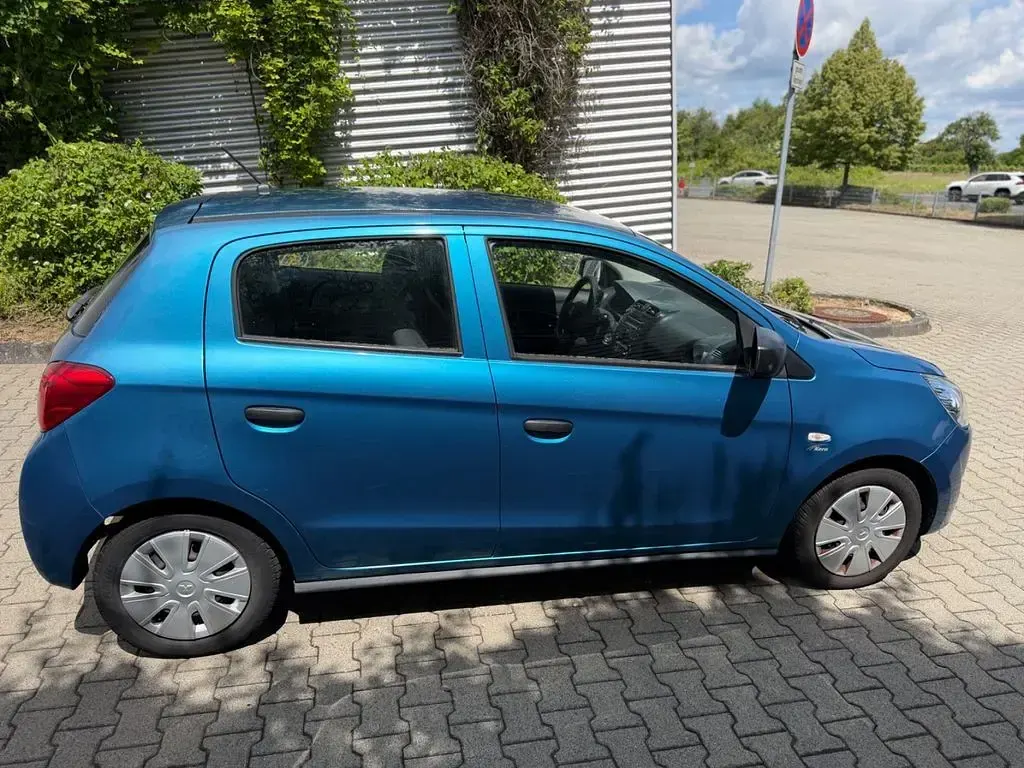 Gebraucht Mitsubishi Space Star Diamant Edition 80 PS (58 kW) 2016 Blau Kleinwagen