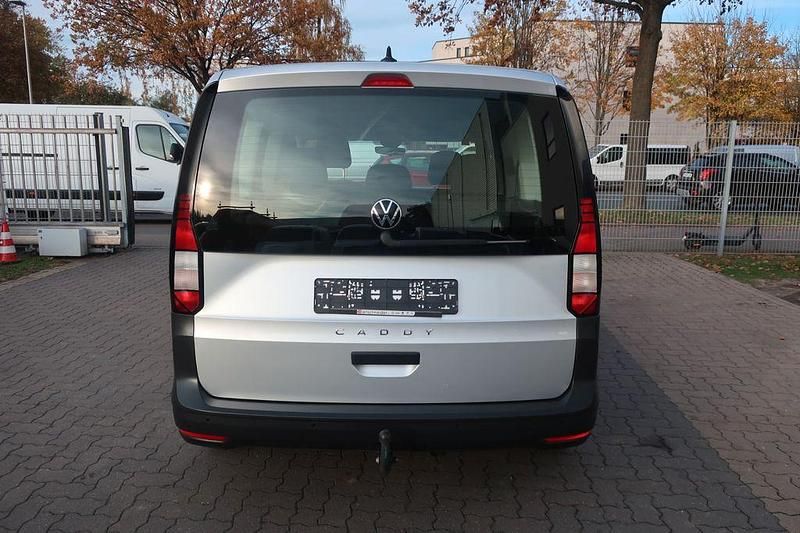 Gebraucht VW Caddy 102 PS (75 kW) 2023 Silber Van / Kleinbus