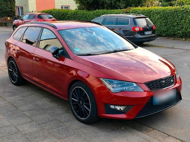 Second-hand Seat Leon ST FR 150 CP (110 kW) 2015 Roșu Break