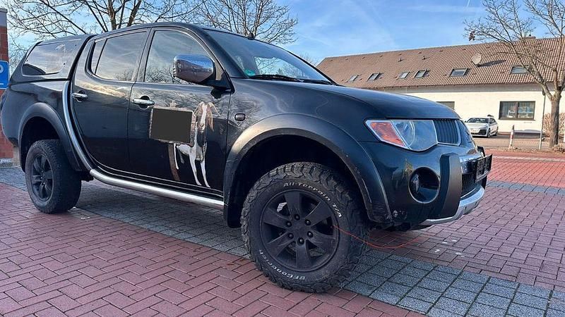 Schwarz Gebraucht 2008 Mitsubishi L200 Abholung | 7.600 € (Fairer Preis) - Bild 1/4