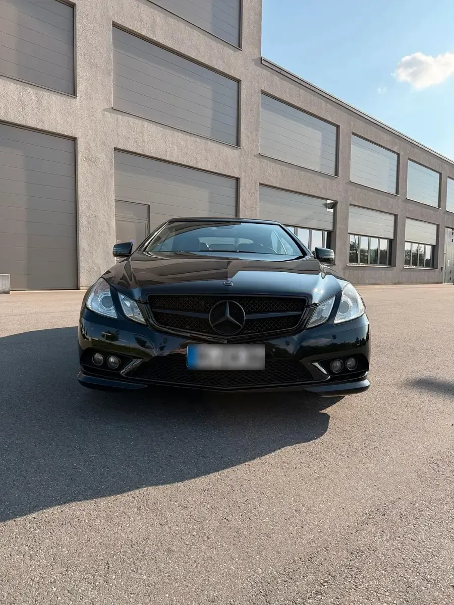 Gebraucht Mercedes E250 204 PS (150 kW) 2010 Schwarz Cabrio