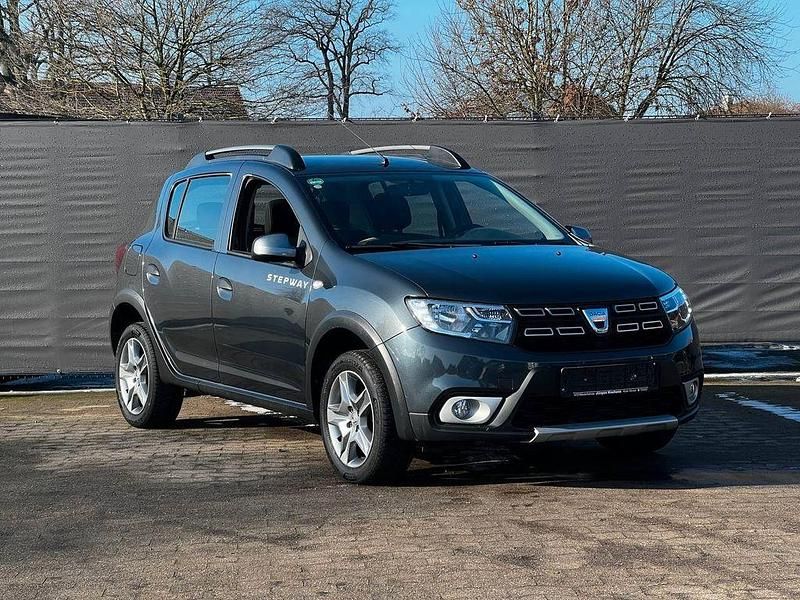 Gebraucht 2017 Dacia Sandero Stepway Ambiance SUV | 7.699 € (Fairer Preis) - Bild 1/4