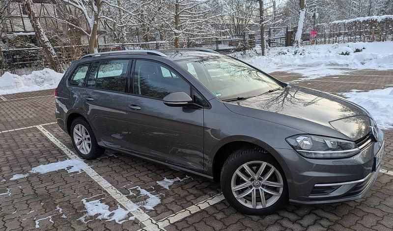 Grau Gebraucht 2018 VW Golf VII Comfortline Kombi | 9.750 € (Guter Preis) - Bild 1/4