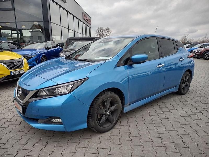 Gebraucht Nissan Leaf N-Connecta 110 kW (150 PS) 2021 Vivid blue (metallic) Kleinwagen