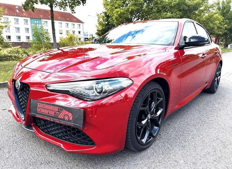 Azzurro nuvola Gebraucht 2021 Alfa Romeo Giulia Veloce Limousine | 31.900 € (Etwas zu teuer) - Bild 1/4