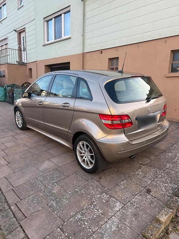 Gebraucht Mercedes B170 116 PS (85 kW) 2006 Gold Van / Kleinbus