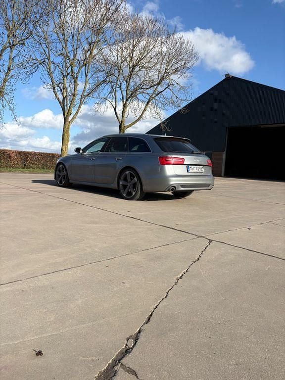 Usado Audi A6 245 HP (180 kW) 2014 Prateado Carrinha