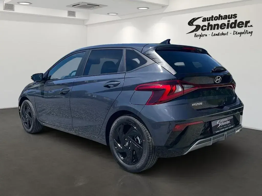 Neu Hyundai i20 Blackline 90 PS (66 kW) 2026 Aurora grey Kleinwagen