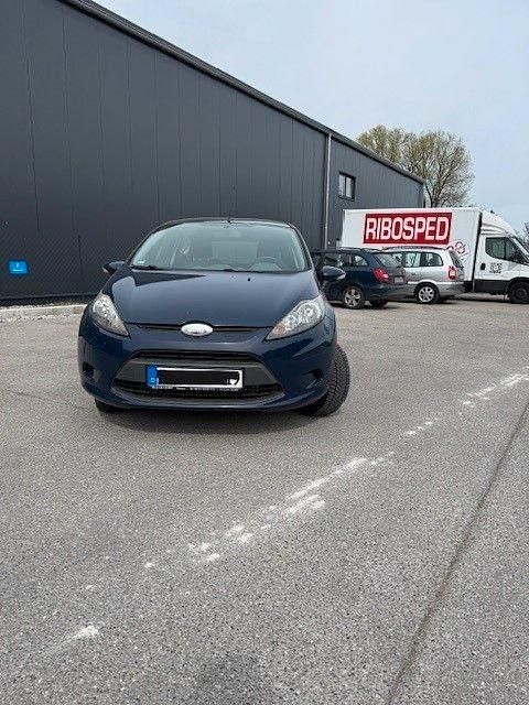 Gebraucht Ford Fiesta Ambiente 60 PS (44 kW) 2009 Blau Kleinwagen