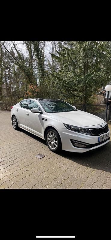 Weiß Gebraucht 2012 Kia Optima Limousine | 9.800 € (Fairer Preis) - Bild 1/4