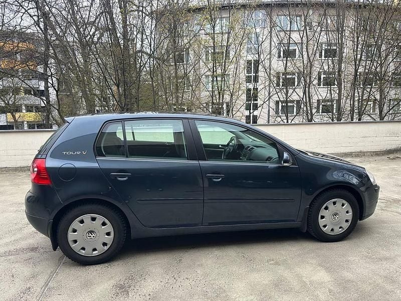 Gebraucht VW Golf V 122 PS (89 kW) 2007 Grau Limousine