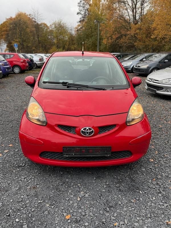 Rot Gebraucht 2006 Toyota Aygo Team Kleinwagen | 1.100 € (Guter Preis) - Bild 1/4