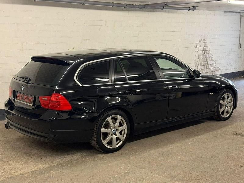 Gebraucht BMW 325 204 PS (150 kW) 2011 Schwarz Kombi