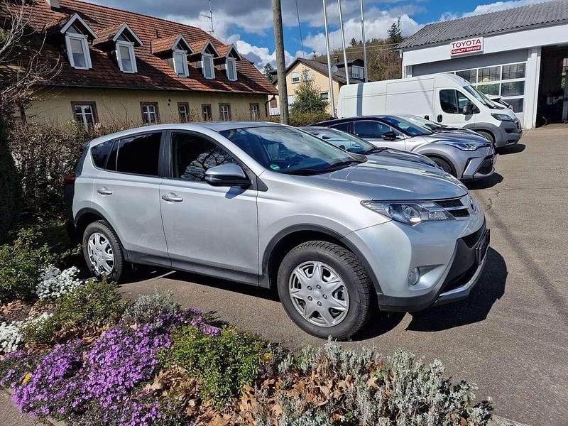 Gebraucht Toyota RAV4 Edition 150 PS (110 kW) 2014 Silver metallic SUV
