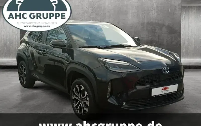 Neu Toyota Yaris Cross 130 PS (95 kW) 2025 Schwarz SUV
