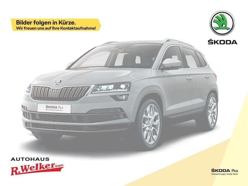 Rot Gebraucht 2023 Skoda Karoq SportLine SUV | 33.900 € (Teuer) - Bild 1/4